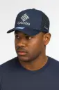 Retrato de hombre con gorra Columbia.webp